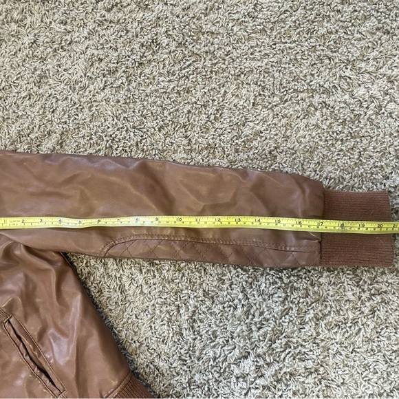 Ci sono faux leathered small woman’s jacket - Picture 6 of 16